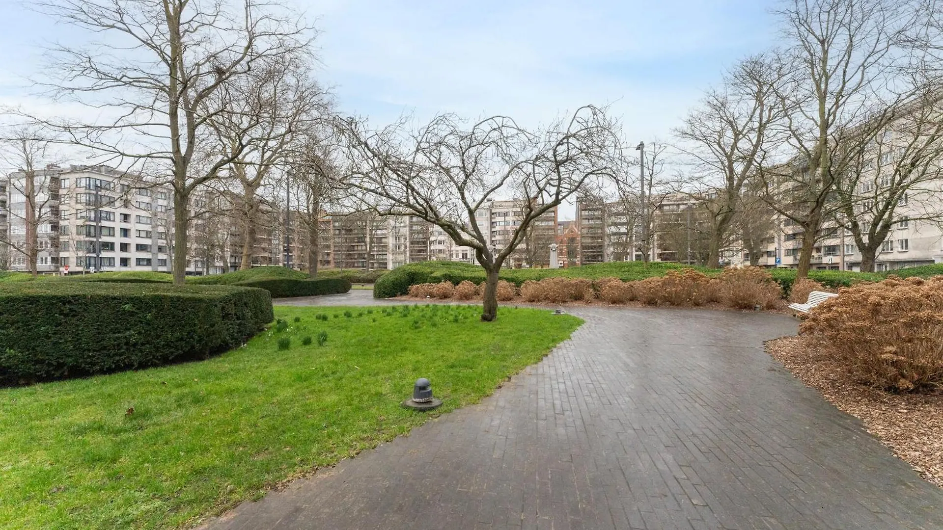 2-Bedroom Apartment With Park View Ostend